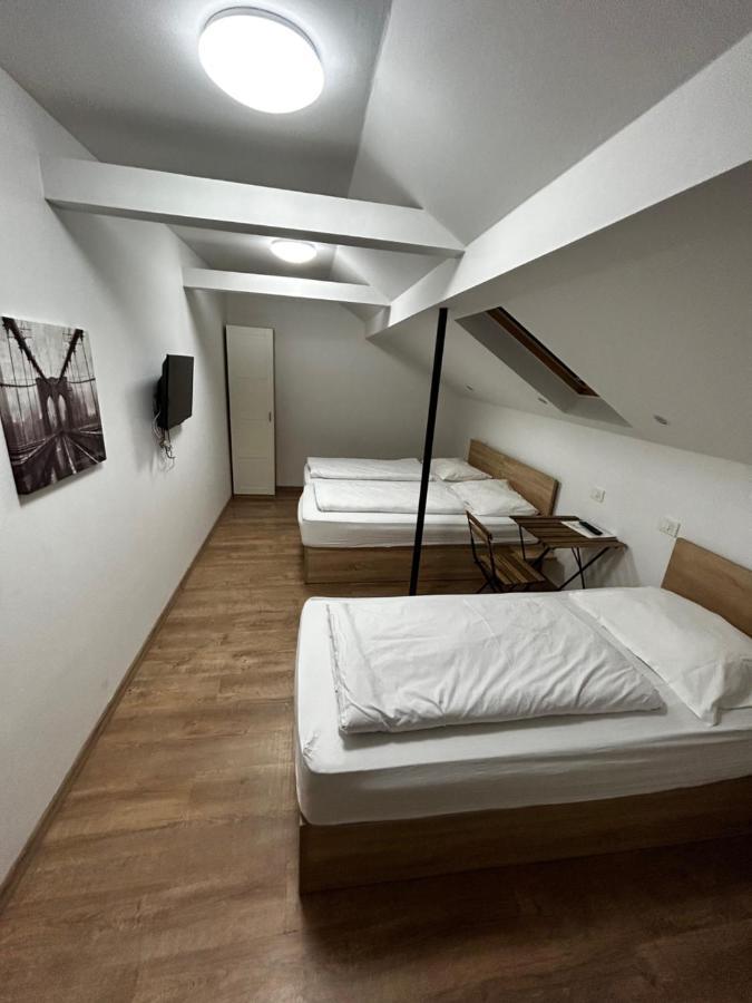Sobe Zimmer Frei Пожега Екстер'єр фото
