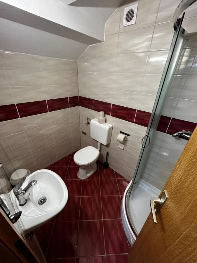 Sobe Zimmer Frei Пожега Екстер'єр фото