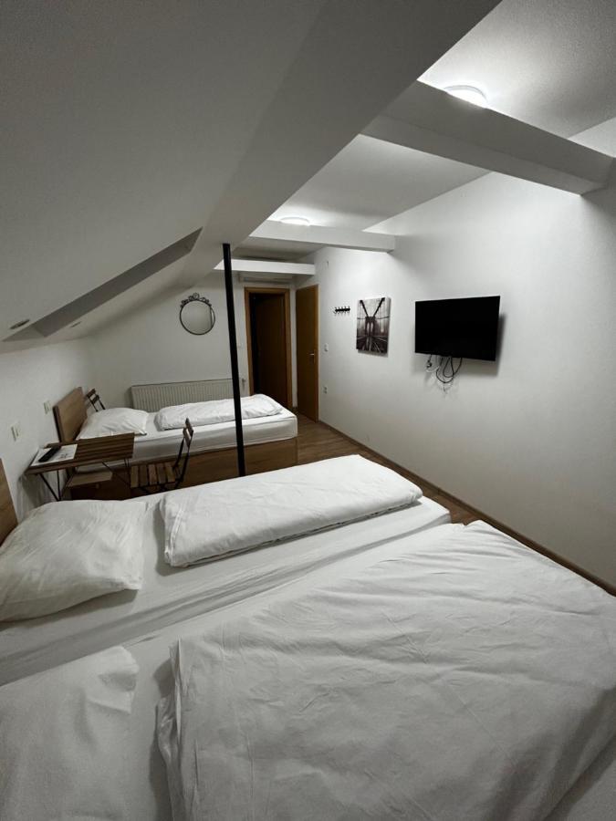 Sobe Zimmer Frei Пожега Екстер'єр фото