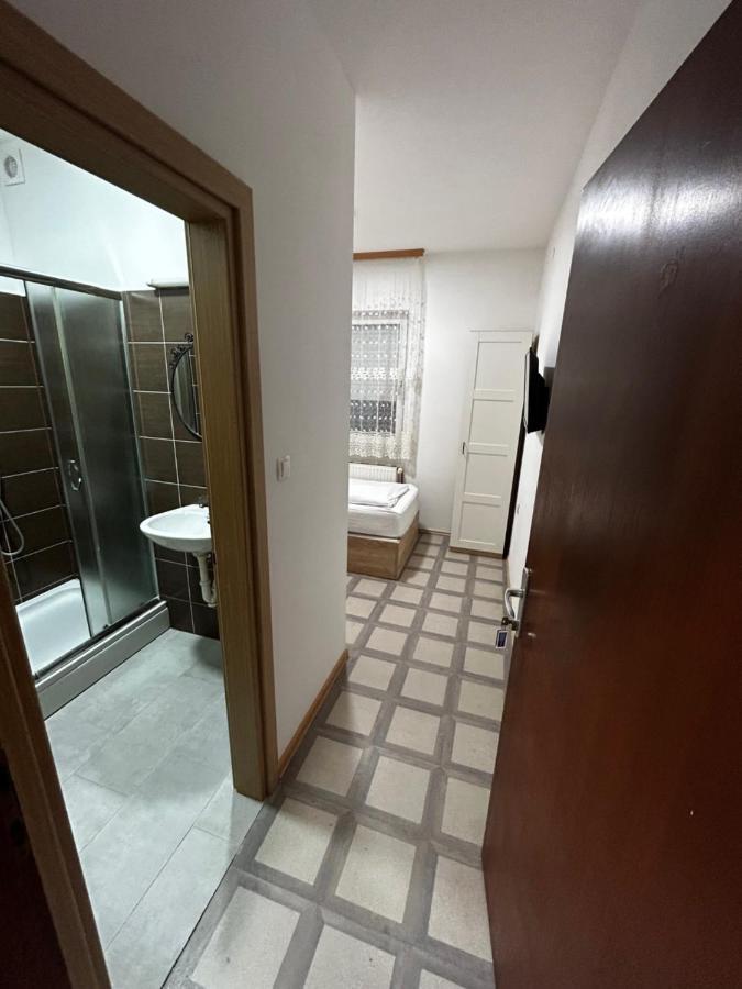Sobe Zimmer Frei Пожега Екстер'єр фото