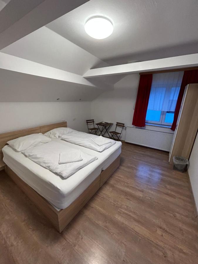 Sobe Zimmer Frei Пожега Екстер'єр фото