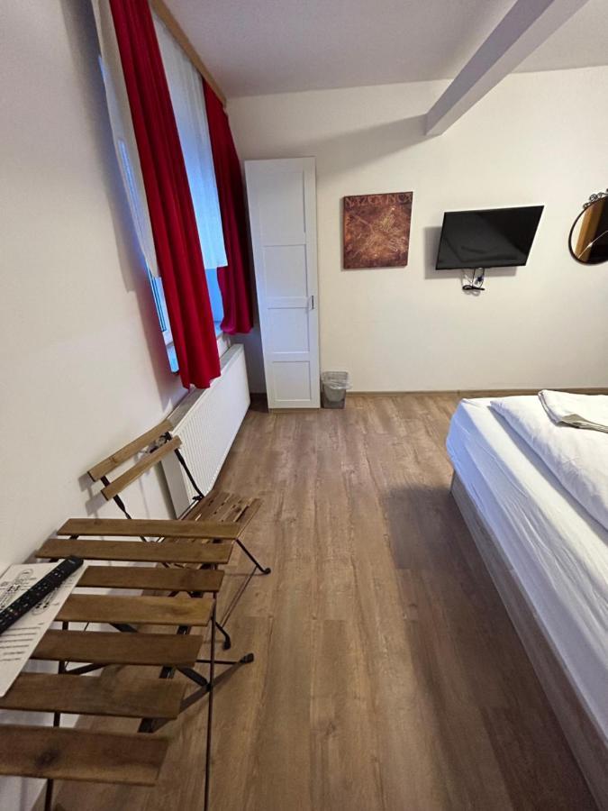 Sobe Zimmer Frei Пожега Екстер'єр фото