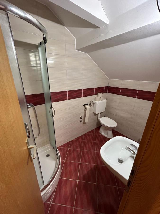Sobe Zimmer Frei Пожега Екстер'єр фото