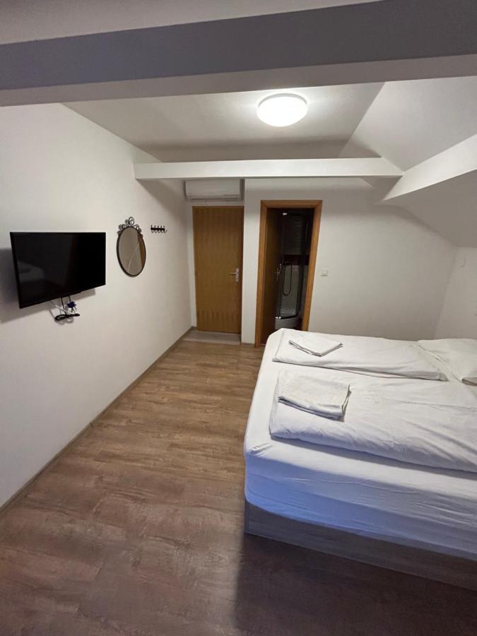Sobe Zimmer Frei Пожега Екстер'єр фото