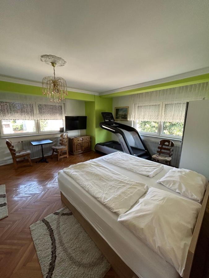 Sobe Zimmer Frei Пожега Екстер'єр фото