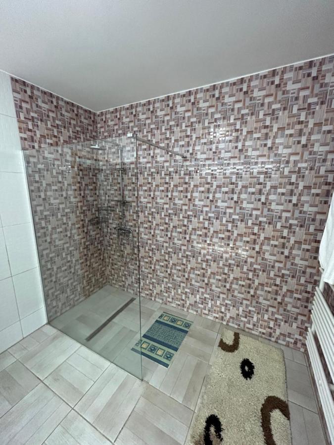 Sobe Zimmer Frei Пожега Екстер'єр фото