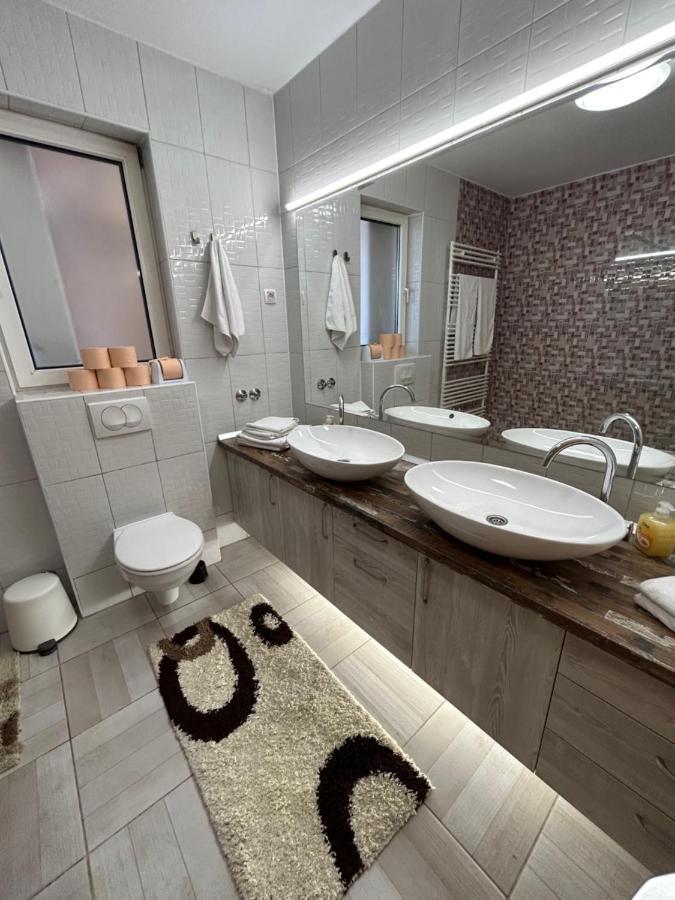 Sobe Zimmer Frei Пожега Екстер'єр фото